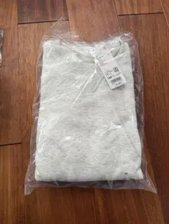 【新品】ユニクロ　ウルトラストレッチスウェットシャツ ライトグレー　160