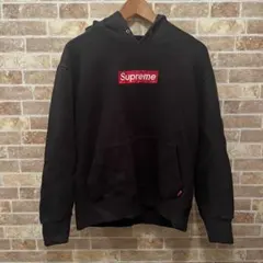 ボックスロゴパーカー