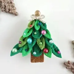 つまみ細工 ❁ ブローチ【クリスマスツリー】