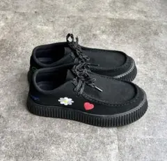 ブラックスニーカー 刺繍　メンズ