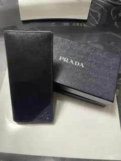 PRADA　プラダ　長財布　メタルロゴ
