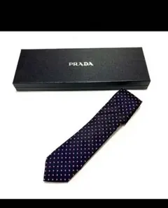 プラダ　ネクタイ