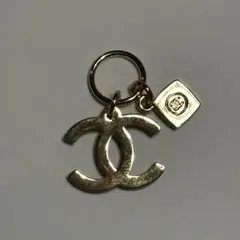 CHANEL シャネル ココマーク ホリデー限定　ロゴ チャーム ノベルティ