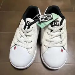新品・タグ付き　DC shoes コートグラフィックシリーズ　スニーカーのサムネイル