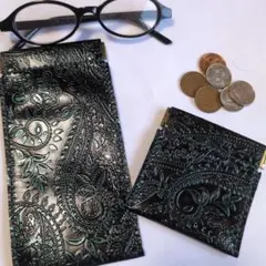 本革型押しレザーペイズリー柄　バネ口ポーチ　大小　黒&緑