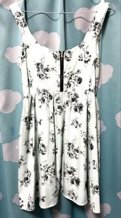 OLIVE des OLIVE 花柄 ノースリーブ ワンピースのサムネイル