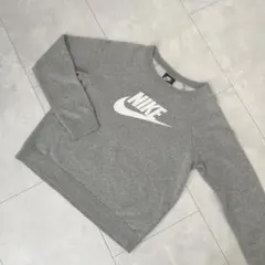 NIKE グレー クルーネック トレーナー