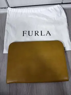 FURLA イエロー レザー クラッチバッグ