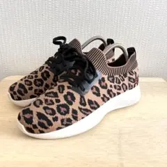 SKECHERS レオパード柄 スリッポン 22.5のサムネイル