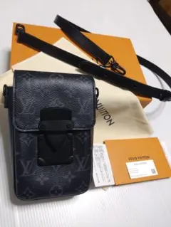 Item thumbnail for item 598fbea5-d478-4a6b-bf7a-6db11e562644