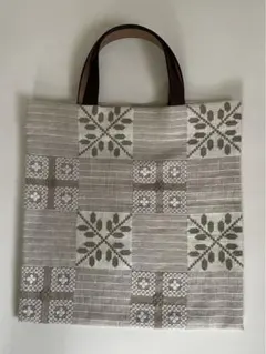 ハンドメイド　刺繍トートバッグ