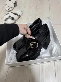 DIANA エナメル バックル ローファー 厚底 ブラックのサムネイル