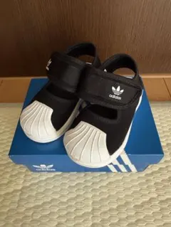 adidas 13cm サンダル スリッポン スニーカー