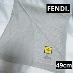 フェンディ ズッカ柄 ハンカチ 大判49cm 新品 グレー FENDIのサムネイル