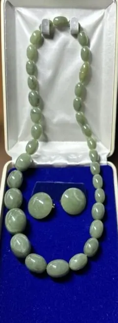 d138 緑　ネックレス　イヤリング