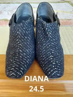 DIANA　ダイアナ　ネイビーと黒のツイードブーティ