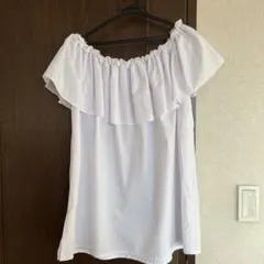 白　オフショルダーフリルトップス