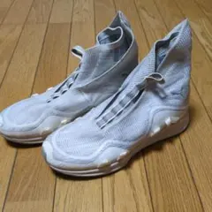 Puma ハイカットスニーカー ホワイト＆ライトグレー