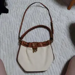 CHARLES & KEITH 巾着型 ショルダーバッグ　バケツバッグ