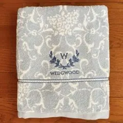 新品♡WEDGWOOD バスタオル ライトブルー 花柄のサムネイル