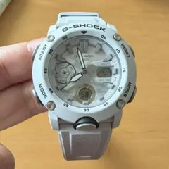 CASIO G-SHOCK GA-2000 ホワイトのサムネイル
