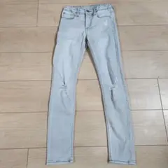 ライトグレー スキニーパンツ ダメージ加工