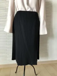 さらに値下げ！NATURAL BEAUTY BASIC ネイビースカート