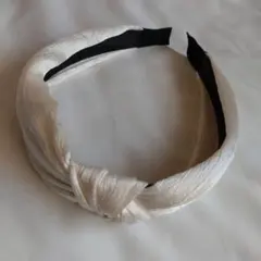 ホワイト ツイストデザイン ヘアバンド
