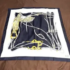 ✨美品✨エルメス HERMES カレ スカーフ　希少品　入手困難