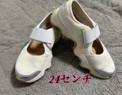 Item thumbnail for item 72a68a1d-a33f-482b-a303-b6cfa88d8197