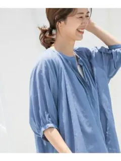 【新品タグ付き】アーバンリサーチドアーズ　コットンボイルタックギャザーブラウス