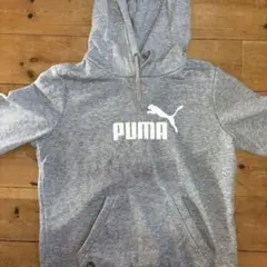 PUMA グレー フード付きパーカー Mサイズ