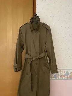 オリーブ色ダブルブレストトレンチコート Mサイズ