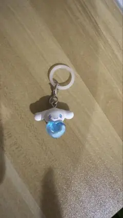 サンリオ　エモきゅん　めじるしアクセサリー　シナモロール