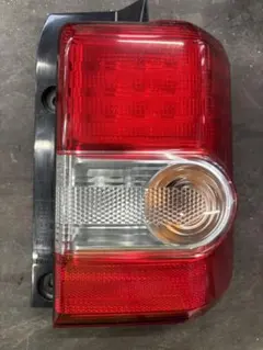 スズキ ハスラー MR92S 左テールランプユニット 35670-59S00 - メルカリ