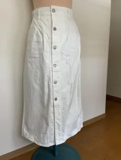 ジーユー ☆ 白 フロントボタン タイトスカート L