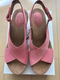 Clarks Artisan ピンク ウェッジソール サンダル（難あり）のサムネイル