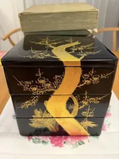 堅地漆器 儀同藤四郎　豪華　重箱 3段 蒔絵 梅の木 伝統工芸品 堅地漆器 儀同藤四郎 豪華 重箱 3段 蒔絵 梅の木 伝統工芸品 おせち 箱
