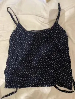Brandy Melville 花柄 キャミソール ネイビーのサムネイル