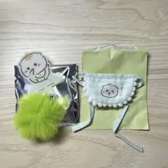 くりまんじゅう　ぽんぽんチャーム付きフォンタブ　トーレディグミニよだれかけ