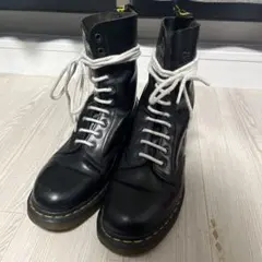 Dr. Martens 10ホール