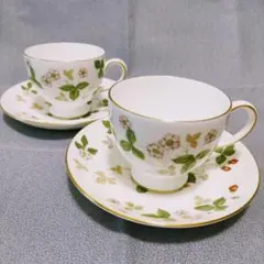 ウェッジウッド　ワイルドストロベリー　カップ＆ソーサー　リー　黒壺　2客セット