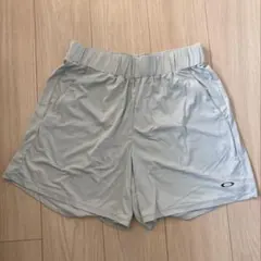 OAKLEY ライトグレー ショーツ M