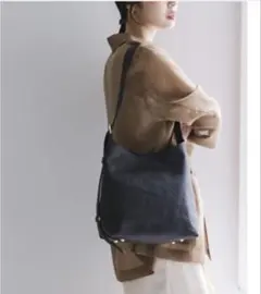 ブラックレザーショルダーバッグ A6サイズ対応