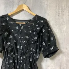 ナイスクラップ　NICE CLAUP ブラウス　フリル　花柄　トップス　ブラック