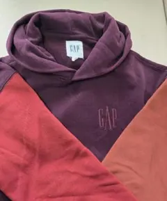 バーガンディ パーカー