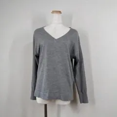 美品 ビームスライツ Vネック ニット グレー 38 M 自宅洗濯可能 ウールのサムネイル