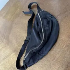 niko and... ブラック ナイロン ボディバッグ