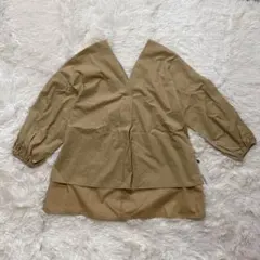 未使用タグ付✨　basement vネック　シャツ　バルーンスリーブ　ブラウスのサムネイル