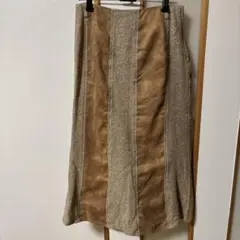 ブラウンとベージュの配色が特徴的な、パネル切替のロングスカートヴィンテージ風　Ｍ